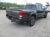 Used 2017 Toyota Tacoma TRD Sport image 6