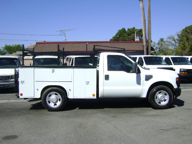 Used 2008 Ford F350 2WD Regular Cab Super Duty image 2