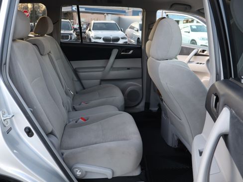 Used 2013 Toyota Highlander LE Plus image 15