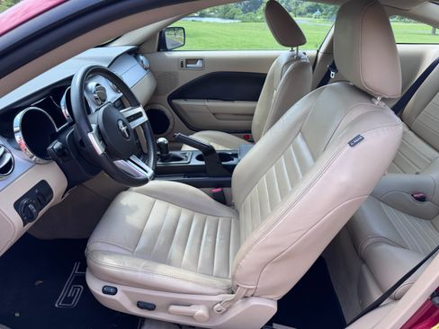Used 2006 Ford Mustang GT Premium image 4