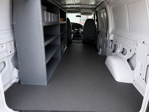 Used 2006 Ford E-150 and Econoline 150 XL RWD image 6