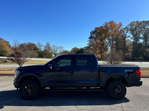 Used 2025 Ford F150 Lariat image 3