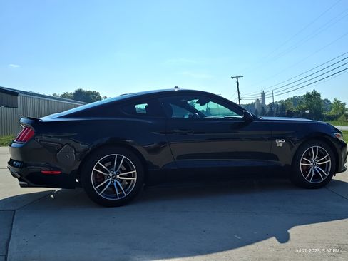 Used 2016 Ford Mustang GT image 9