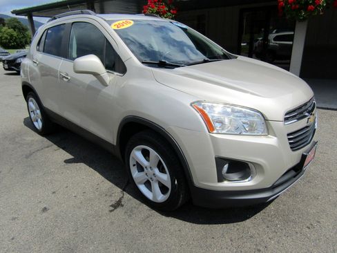Used 2016 Chevrolet Trax AWD LTZ image 2