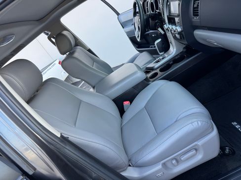 Used 2015 Toyota Sequoia Limited image 28