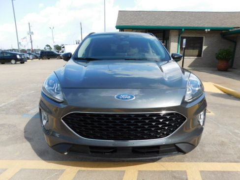 Used 2020 Ford Escape FWD SEL image 3
