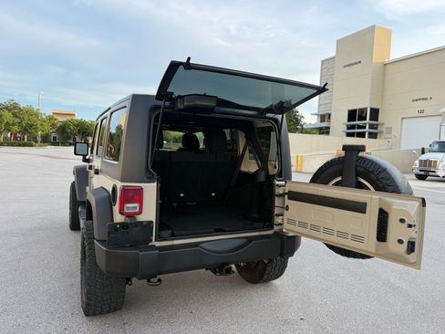 Used 2018 Jeep Wrangler Unlimited Sport S AWD/4WD image 38