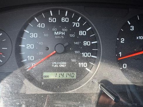 Used 2000 Nissan Frontier SE image 17