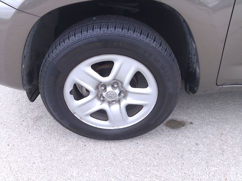 Used 2012 Toyota RAV4 image 33