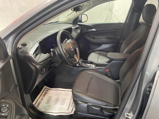 Used 2024 Buick Encore GX FWD Preferred image 2