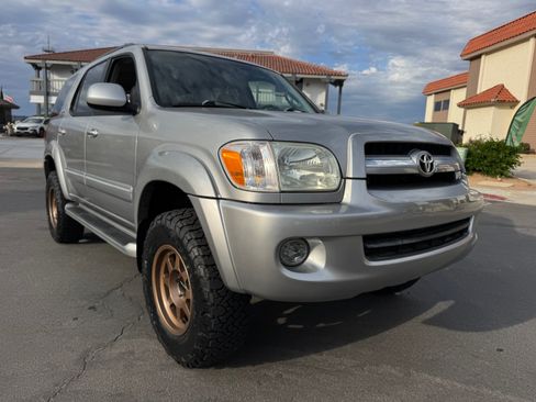 Used 2006 Toyota Sequoia SR5 image 12