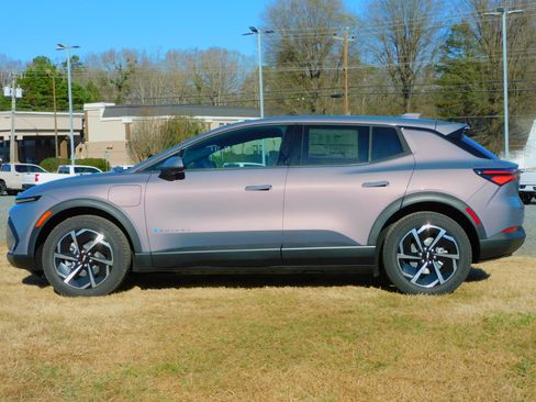 New 2026 Chevrolet Equinox EV LT image 6