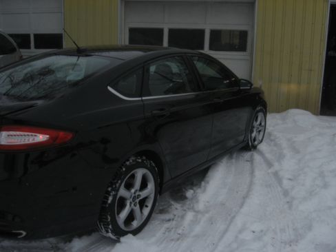 Used 2016 Ford Fusion SE image 4