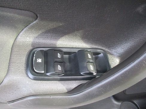 Used 2019 Ford Fiesta SE image 17