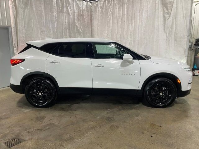 Used 2025 Chevrolet Blazer FWD LT w/ 2LT image 28