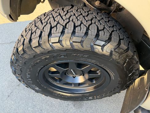 Used 2004 Toyota Sequoia SR5 image 17