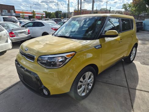 Used 2016 Kia Soul + image 1