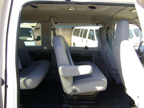 Used 2014 Ford E-350 and Econoline 350 XLT image 7