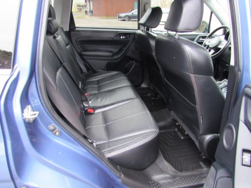 Used 2017 Subaru Forester 2.5i Touring image 18