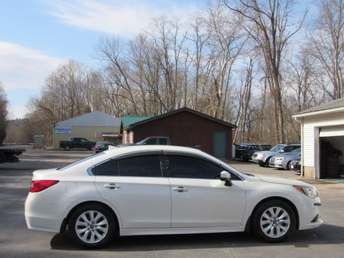 Used 2016 Subaru Legacy 2.5i Premium image 10