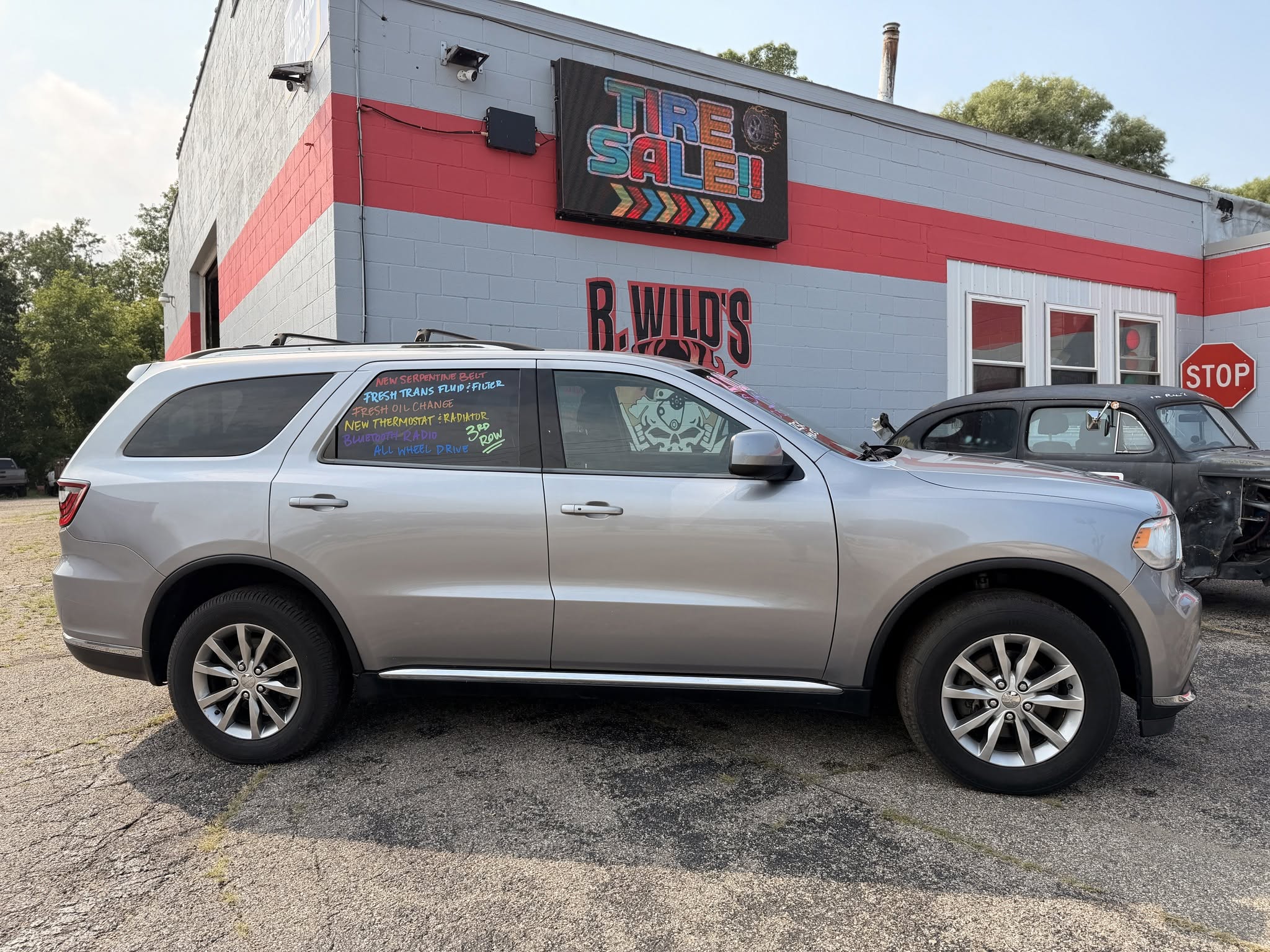 Used 2017 Dodge Durango AWD SXT image 3