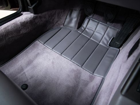 Used 1997 Porsche 911 Carrera S image 21