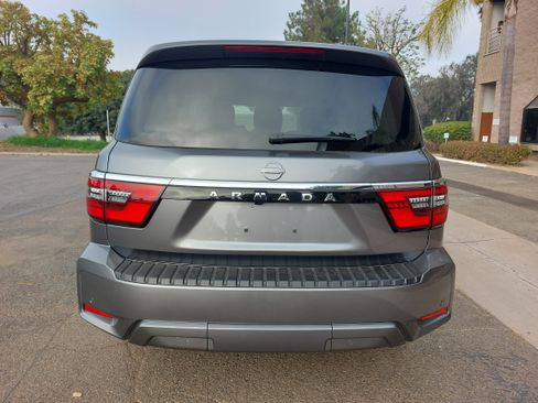 Used 2023 Nissan Armada SV image 6