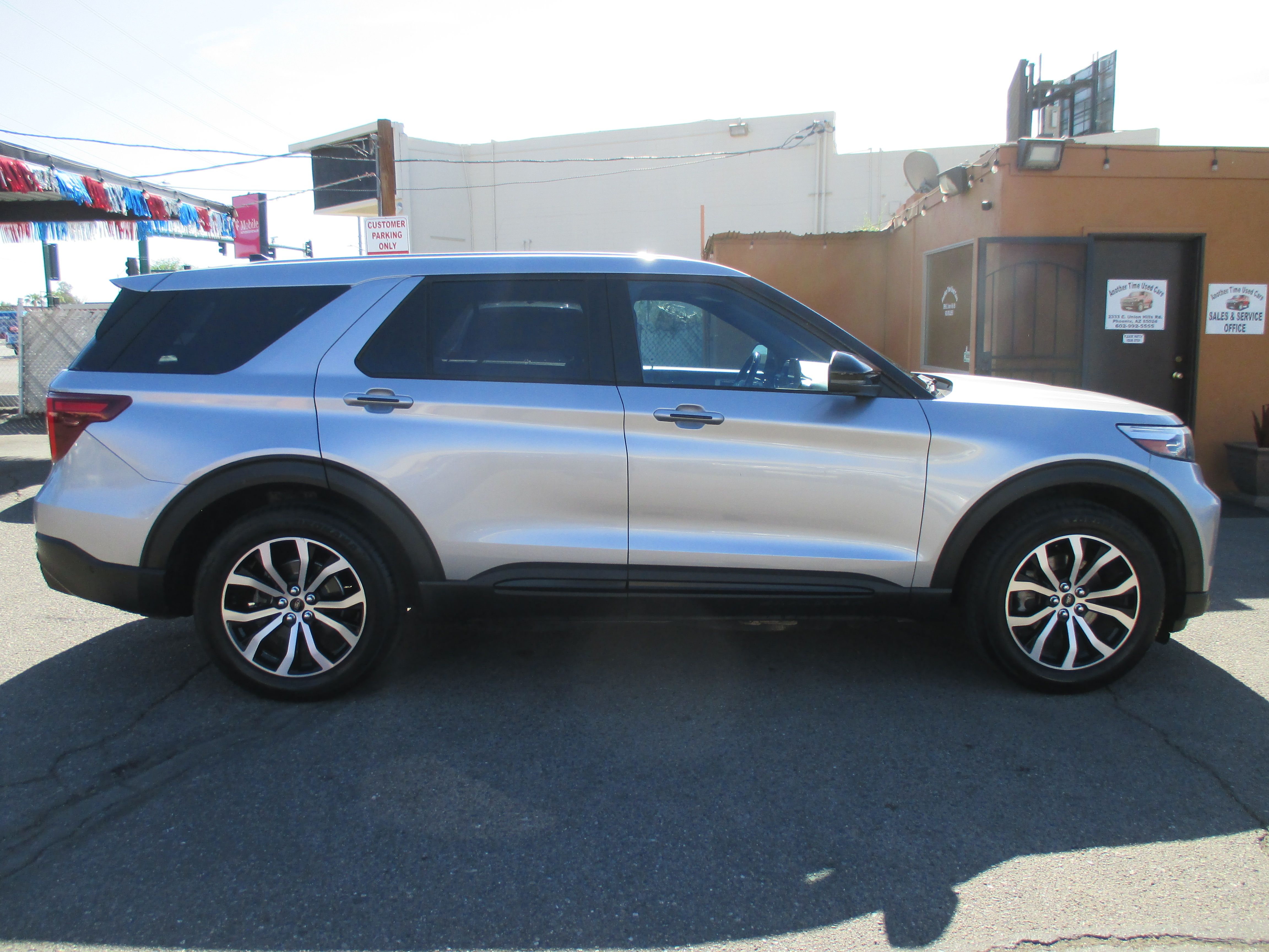 Used 2021 Ford Explorer 4WD ST image 1