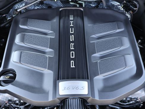 Used 2016 Porsche Cayenne S image 31