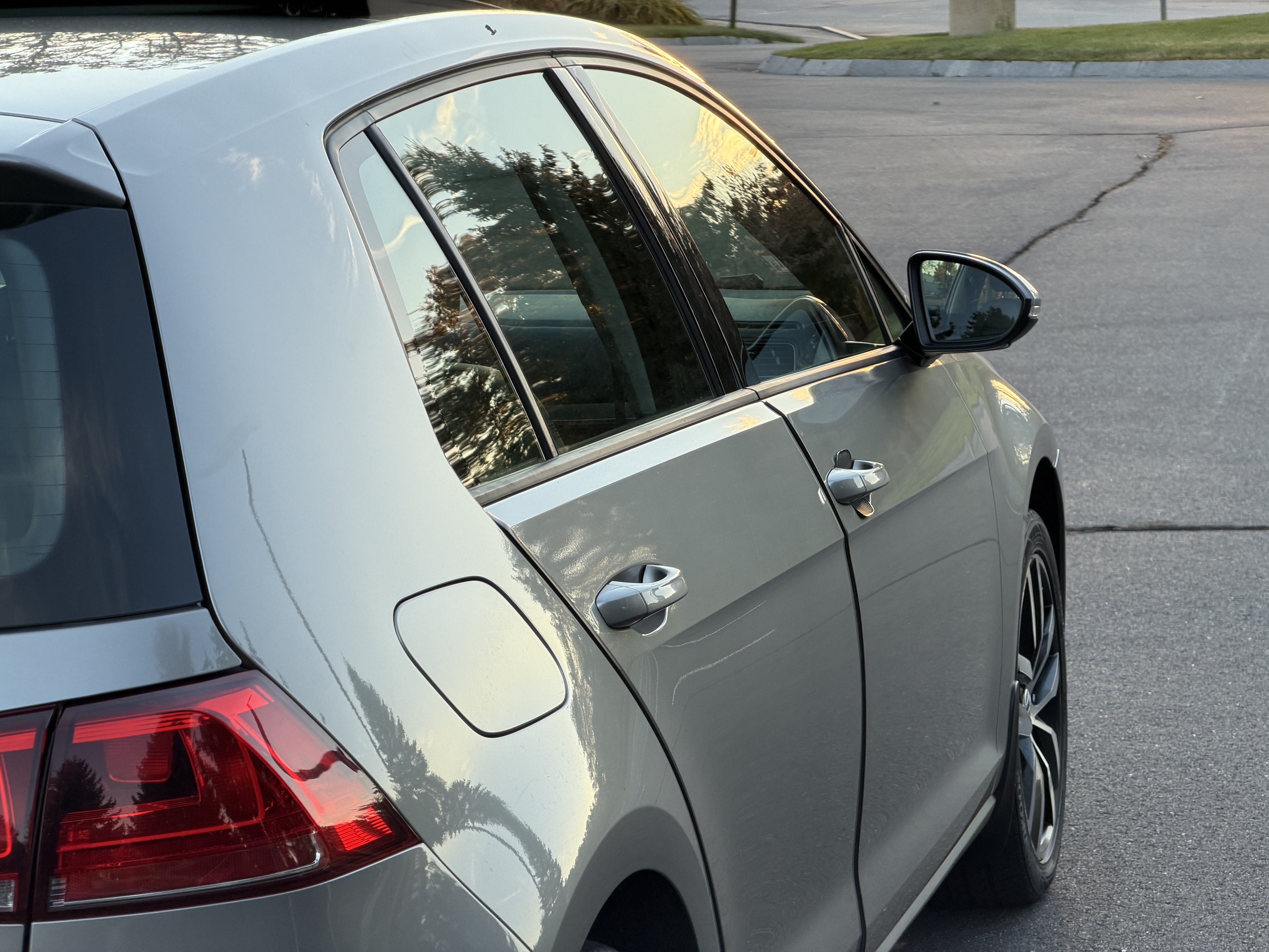 Used 2016 Volkswagen Golf SE FWD image 12