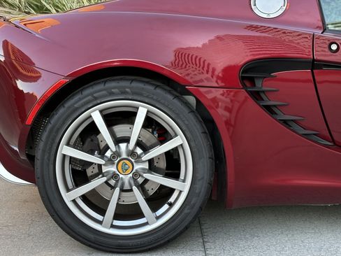 Used 2005 Lotus Elise image 6