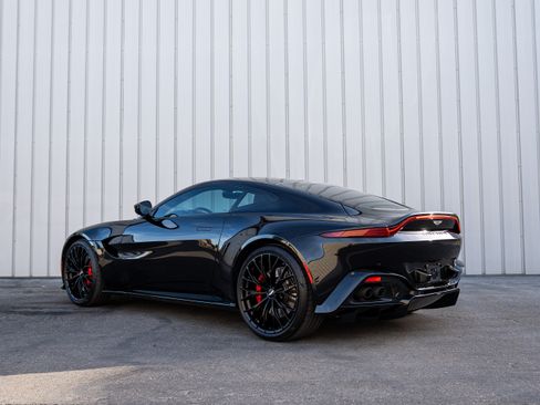 Used 2022 Aston Martin V8 Vantage image 6