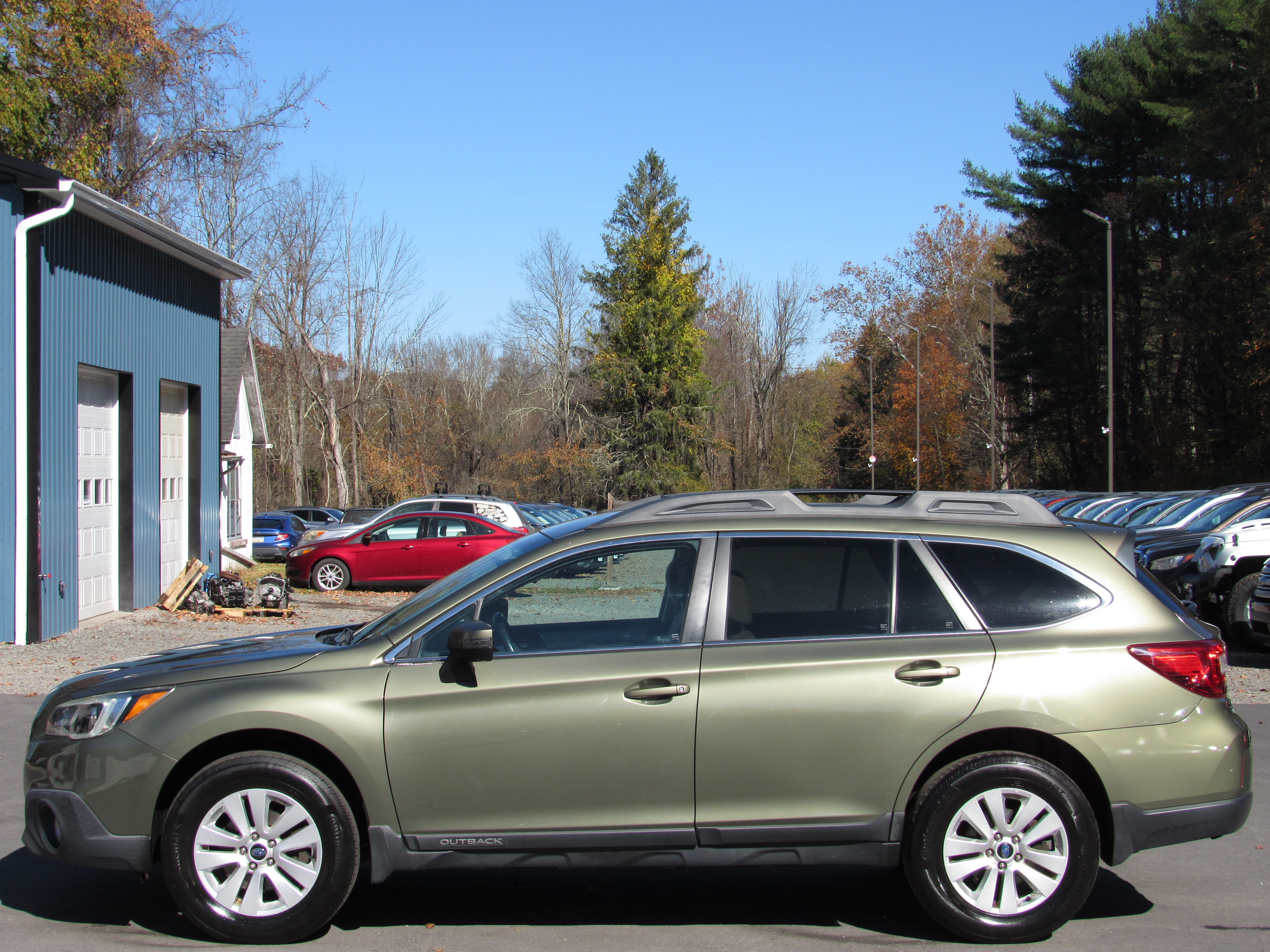 Used 2016 Subaru Outback 2.5i Premium AWD/4WD image 4