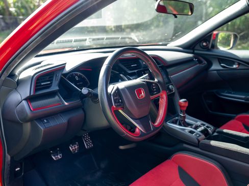 Used 2017 Honda Civic Type R Hatchback image 19