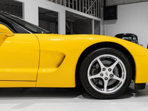 Used 2002 Chevrolet Corvette image 16