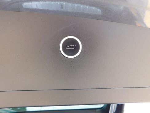 Used 2016 Tesla Model X P90D image 9