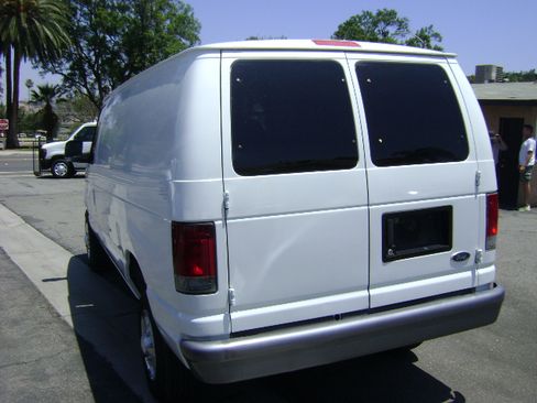 Used 2006 Ford E-350 and Econoline 350 Super Duty RWD image 5
