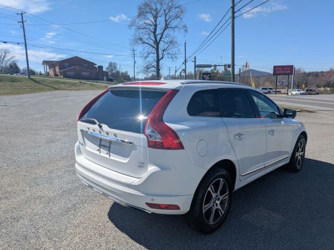 Used 2015 Volvo XC60 T6 Premier Plus image 2