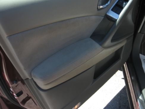 Used 2011 Nissan Murano AWD image 8