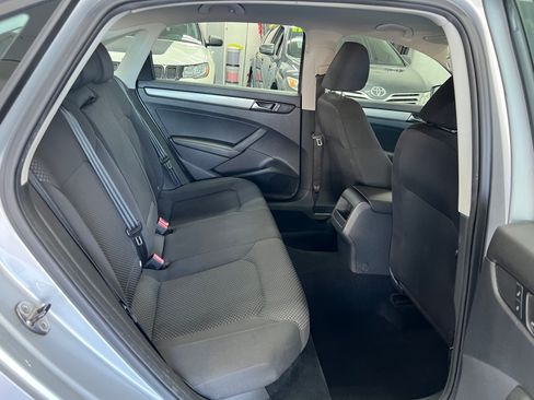Used 2013 Volkswagen Passat 2.5 S image 16