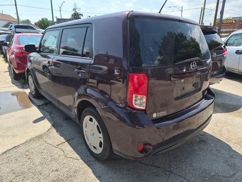 Used 2014 Scion xB image 3
