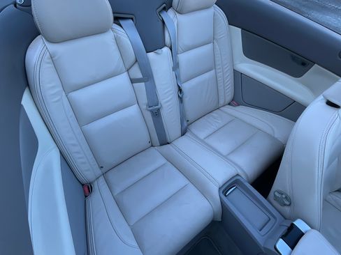 Used 2011 Volvo C70 T5 image 16