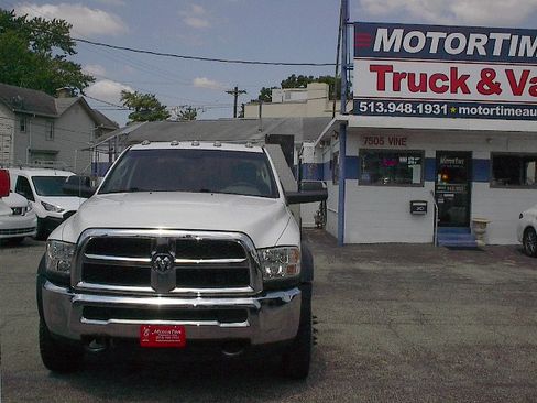 Used 2017 RAM 5500 Tradesman AWD/4WD image 2