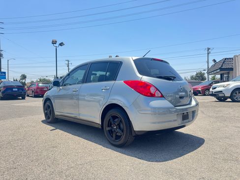 Used 2008 Nissan Versa Hatchback FWD image 5