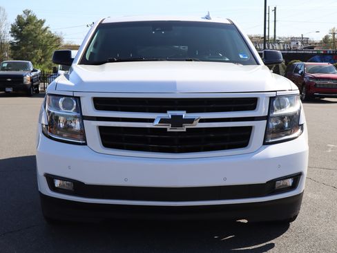 Used 2018 Chevrolet Suburban 4WD Premier image 3