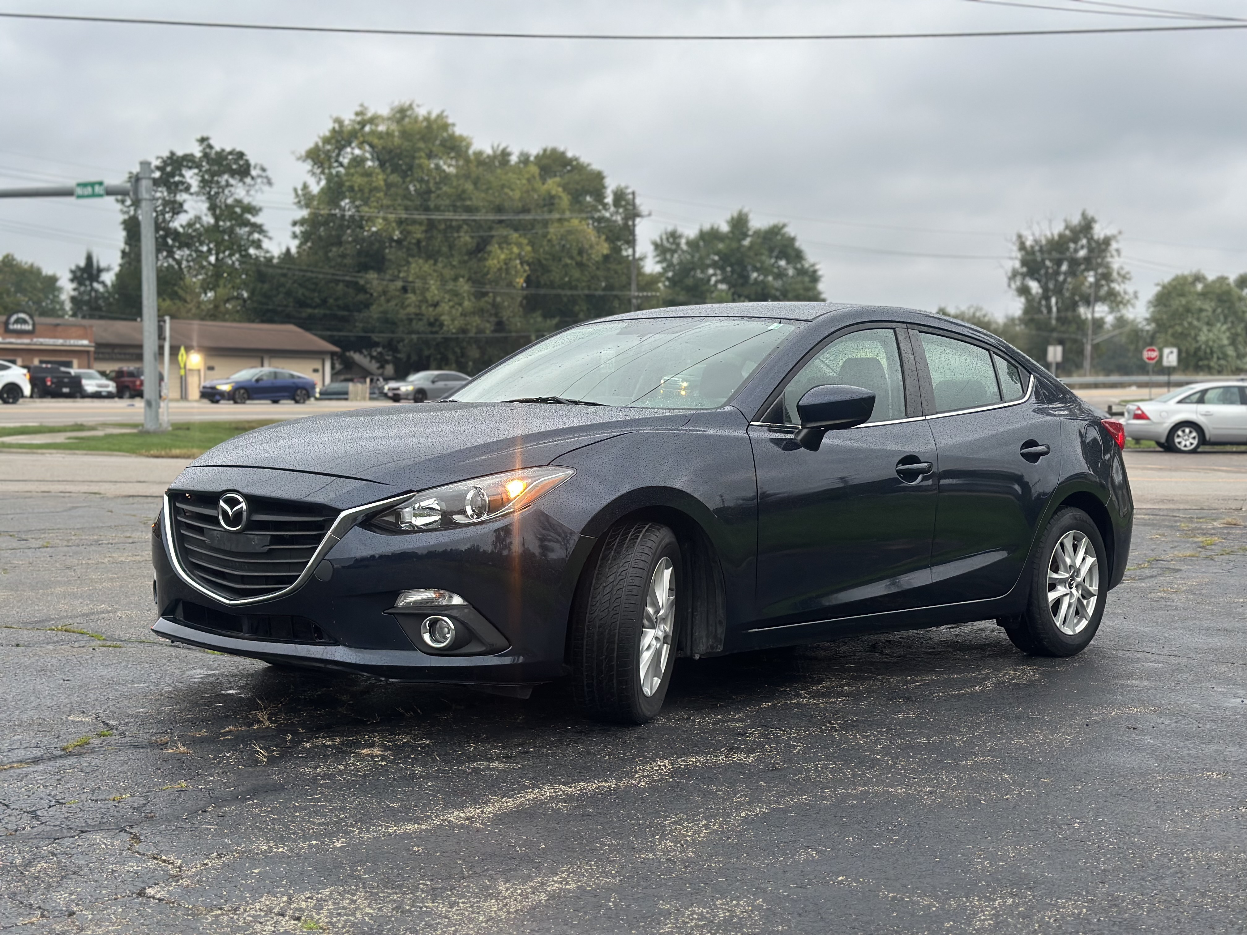 Used 2015 MAZDA MAZDA3 i Touring Sedan FWD image 4