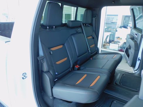 Used 2025 GMC Sierra 2500 4x4 Crew Cab AT4 image 27