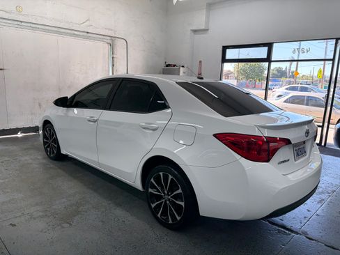 Used 2017 Toyota Corolla SE Sedan FWD image 3