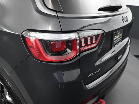Used 2018 Jeep Compass Trailhawk image 15
