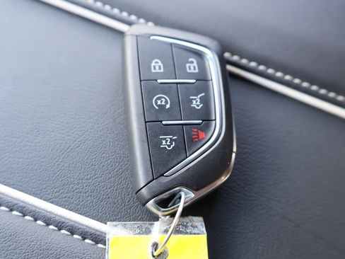 Used 2024 Cadillac Escalade ESV Luxury image 37